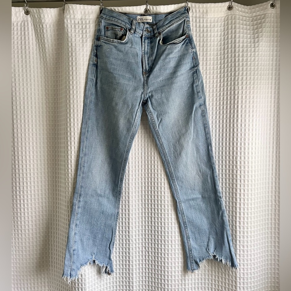 Zara Light Wash Ankle Jeans